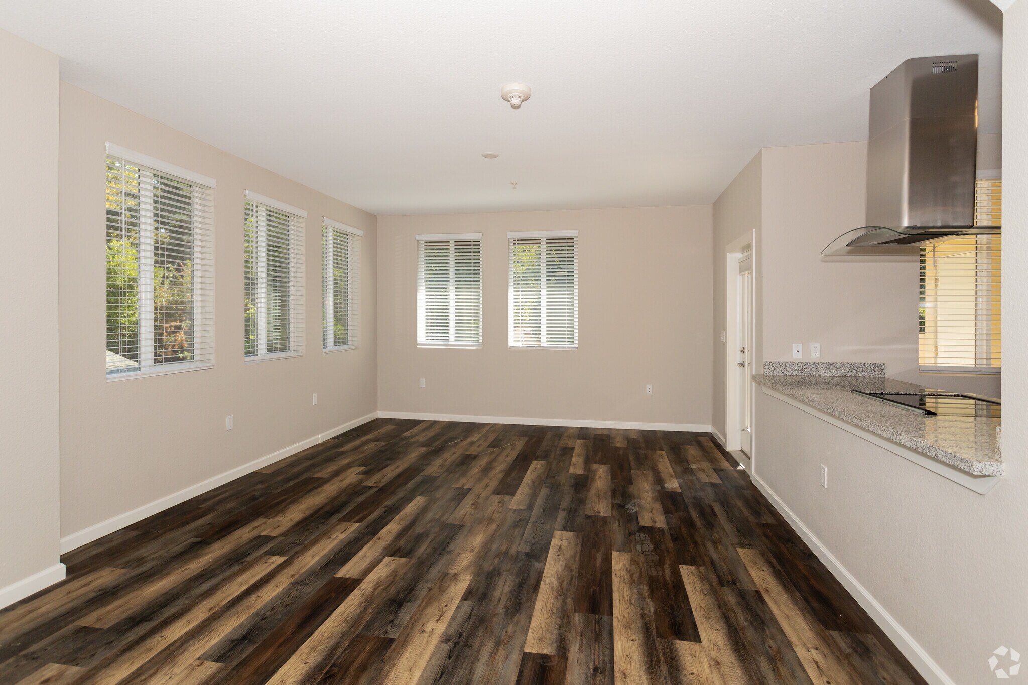 La Provence 230 Cadillac Dr Sacramento CA 95825 Apartment Finder