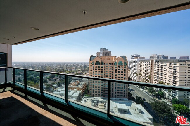 Building Photo - 10490 Wilshire Blvd