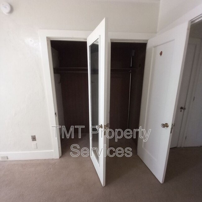 Building Photo - 1019 H St