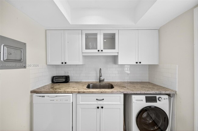 Building Photo - 6815 Edgewater Dr