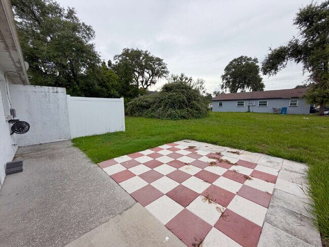 Building Photo - 10297 Hemlock St