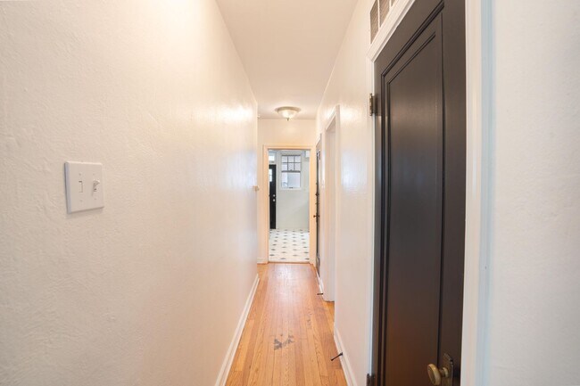 Building Photo - 5018 Miami St