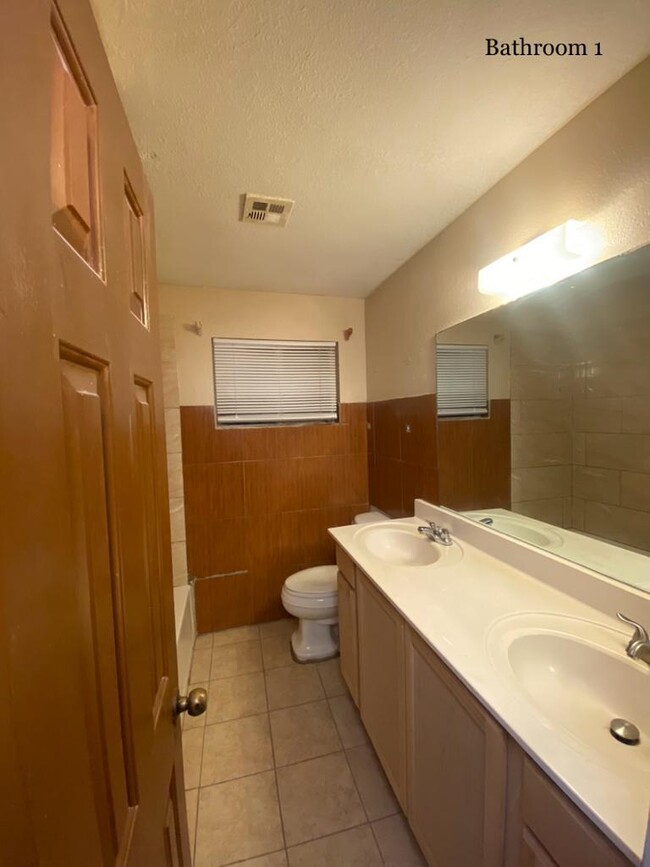 BATHROOM - 3515 W Marshall Ave