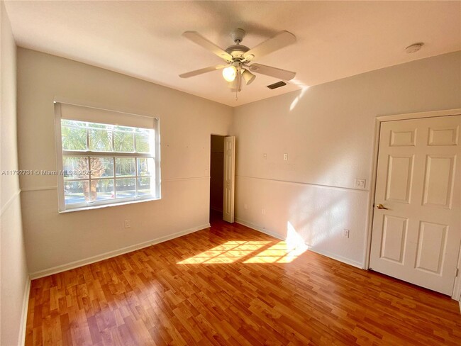 Building Photo - 895 NW 170th Terrace