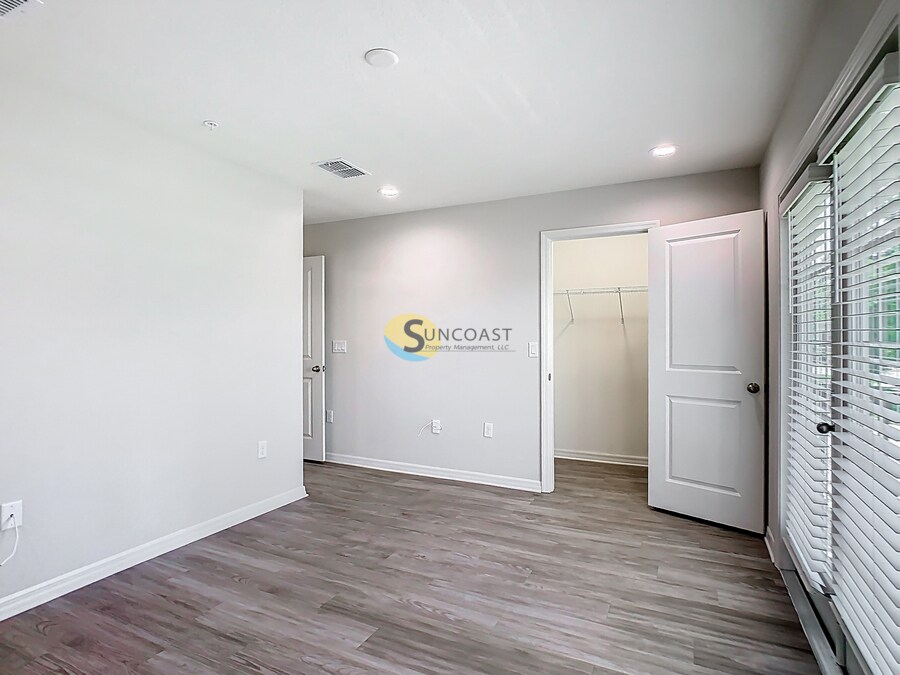 Building Photo - 3821 SW 43rd Ct