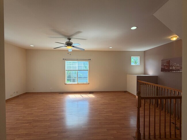 Building Photo - 211 Monarch Dr