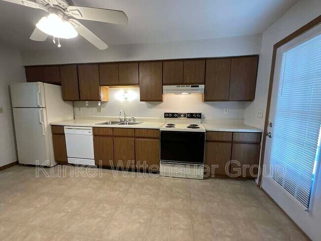 Building Photo - 921 Georgetowne Dr