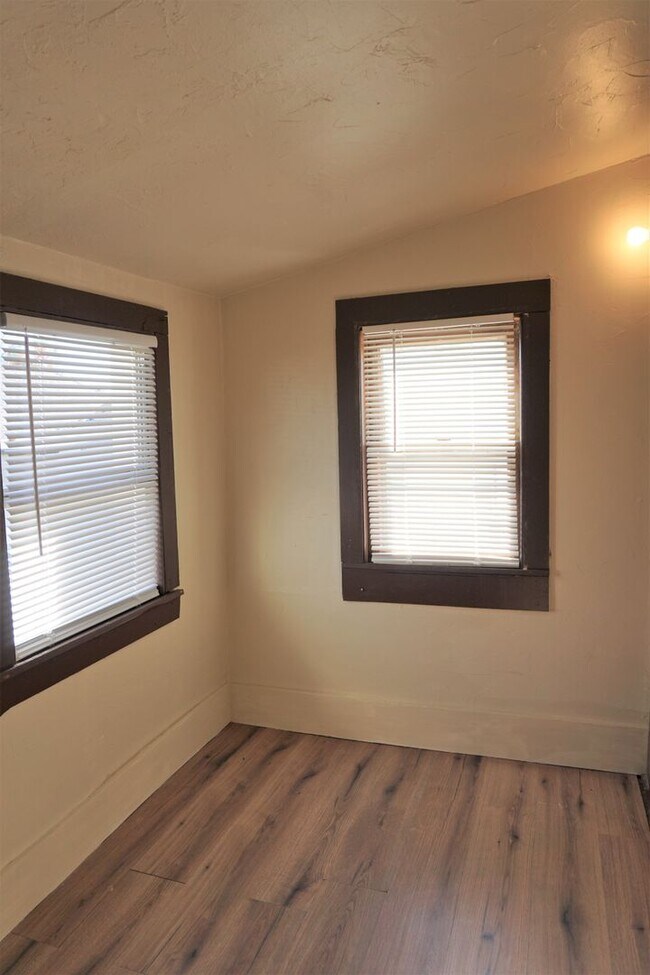 Building Photo - 523 SW 26th St