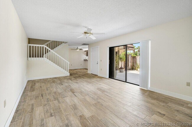 Building Photo - 1619 16th Ct
