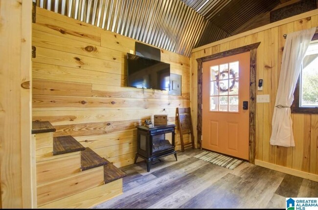 Building Photo - AIRBNB RENTAL ONLY - KARAGAN COTTAGE