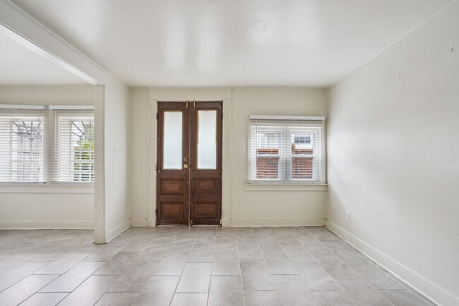 Building Photo - 312 Elmeer Ave