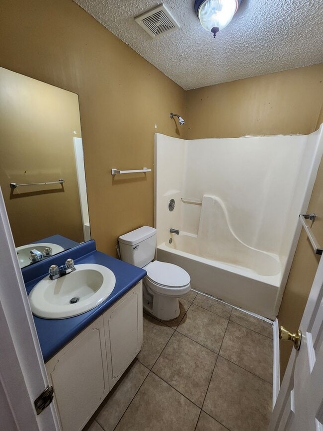 Building Photo - 102 Crosby Dr