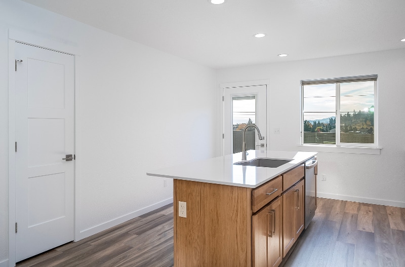 Building Photo - 128 W View Dr