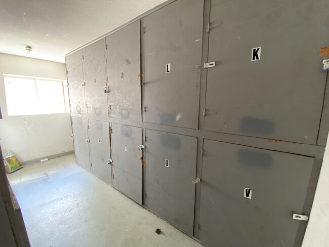 Building Photo - 2 Larose Pl