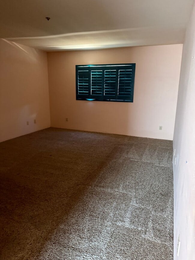 Building Photo - Southwest Casita in Convenient Location