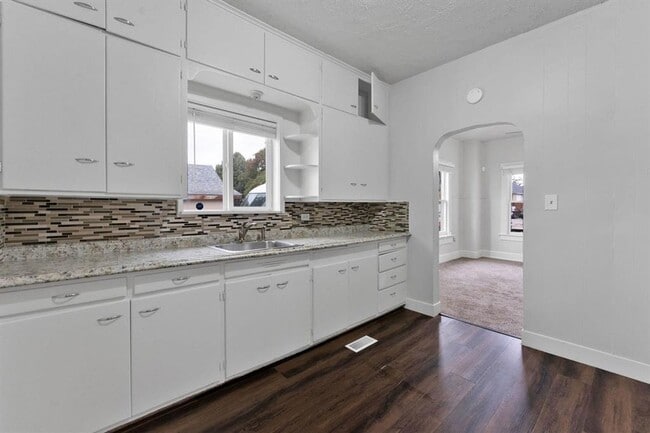 Building Photo - 1517 W Nora Ave