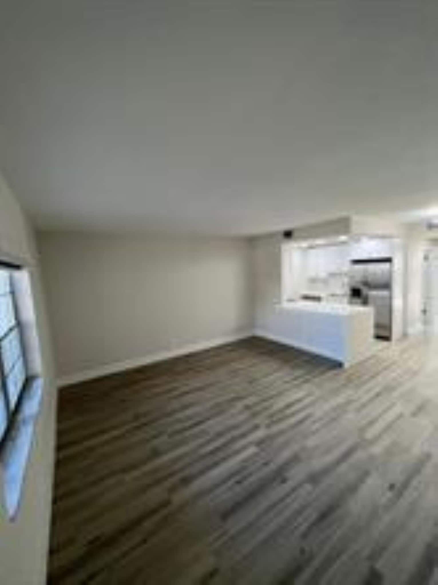 Building Photo - 2665 Middle River Dr