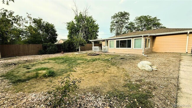 Building Photo - 273 S 13th Ave