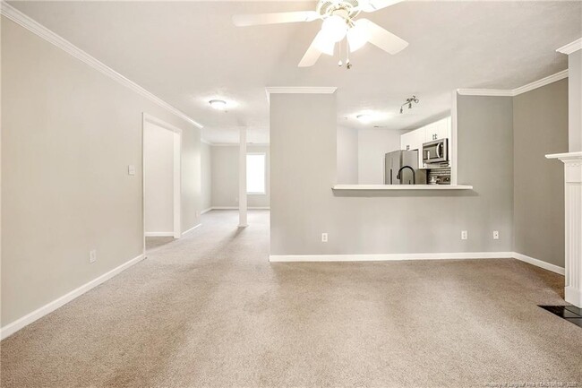 Building Photo - 300 Bubble Creek Ct