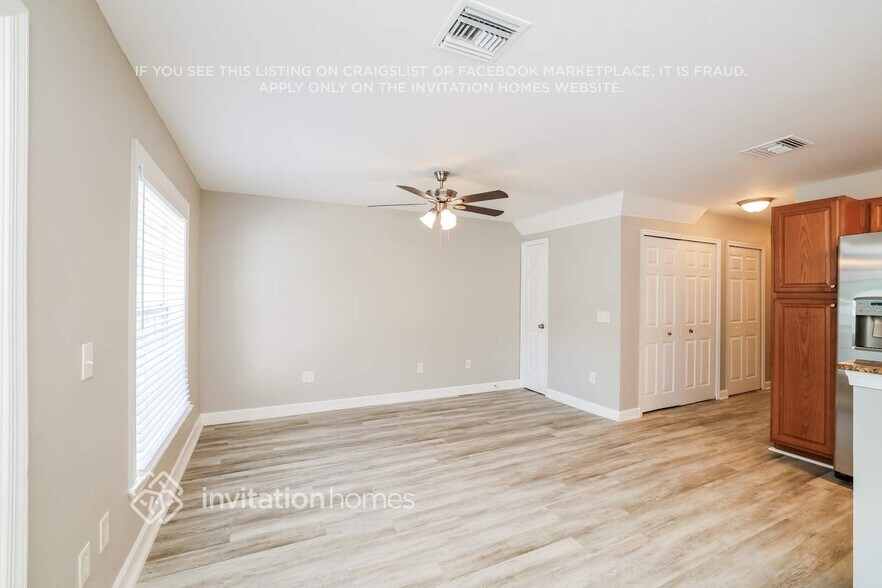 Building Photo - 180 Carol Susan Ln