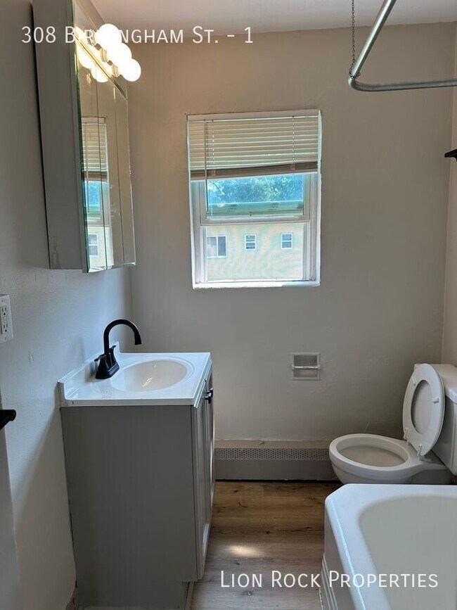 Building Photo - 308 Birmingham St