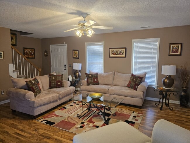 Building Photo - 2837 Bridgeport Dr