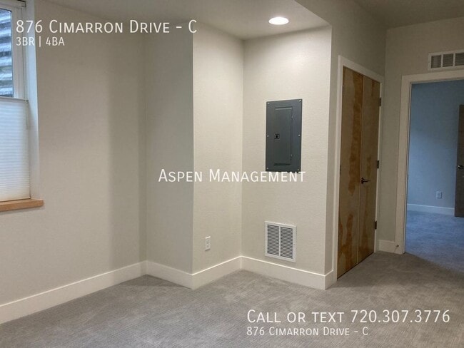 Building Photo - 876 Cimarron Dr