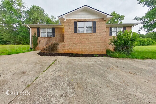 Primary Photo - 365 Big Oak Cir.