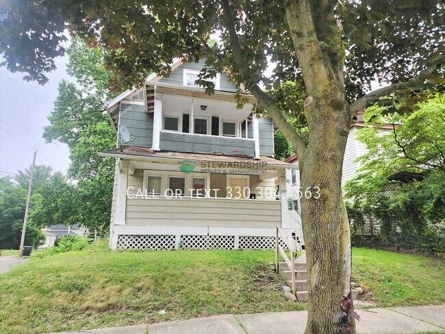 Building Photo - 897 Avon St