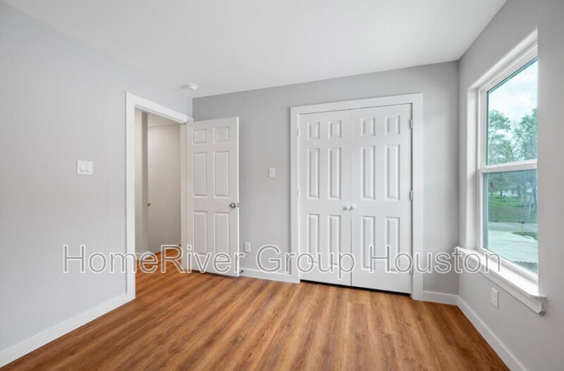 Building Photo - 8120 Laura Koppe Rd