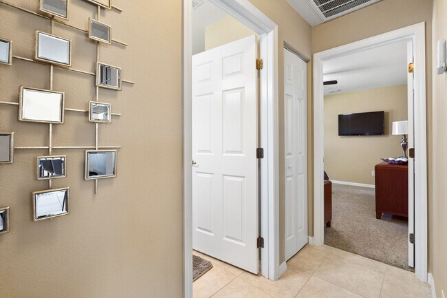 Building Photo - Fully furnished home