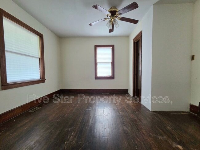 Building Photo - 1031 N Franklin Ave