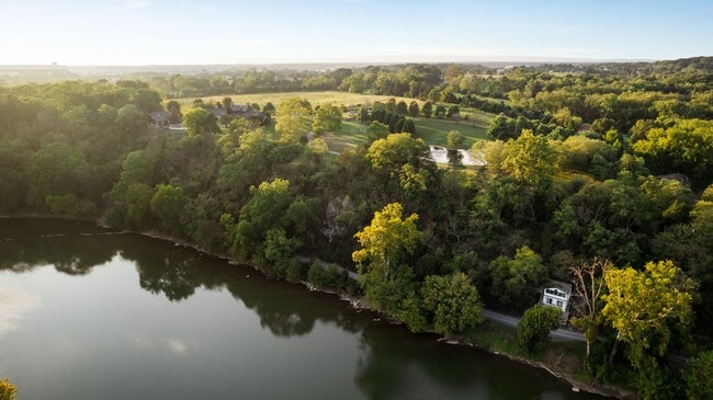 Building Photo - 730 Bennys Bch Rd