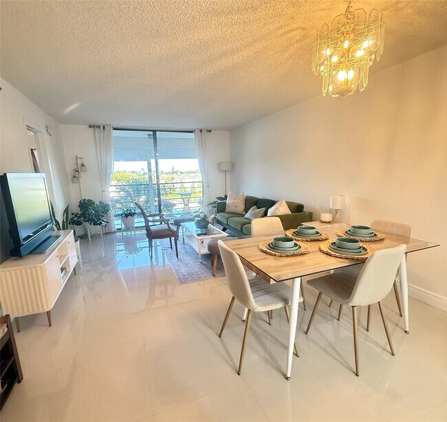 Building Photo - 4640 Lucerne Lakes Blvd W