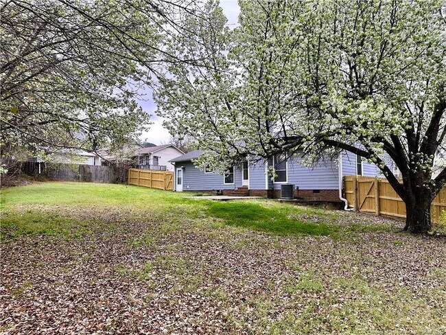 Building Photo - 1542 Londonderry Pl