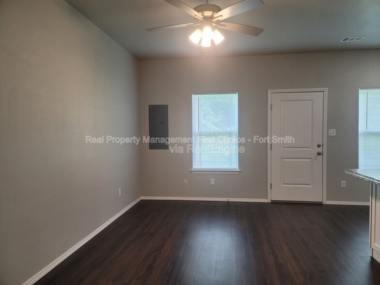 Building Photo - 2124 Ingalls Ln