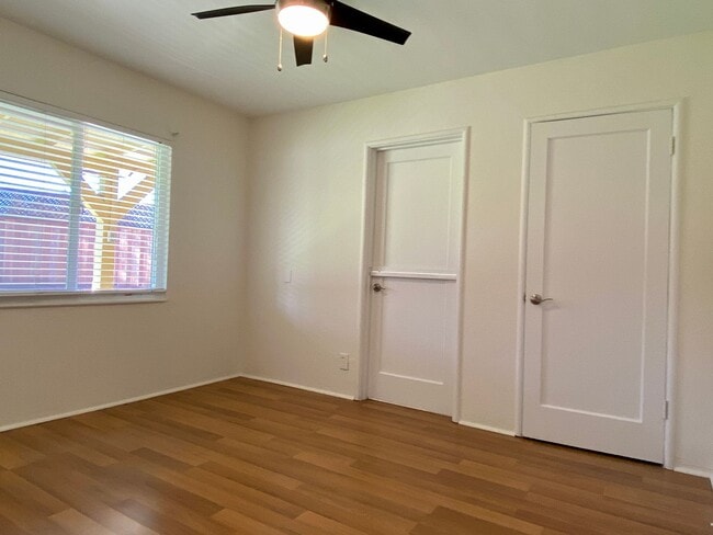 Building Photo - Charming House on 1/3 acre in El Quito Neighborhood!