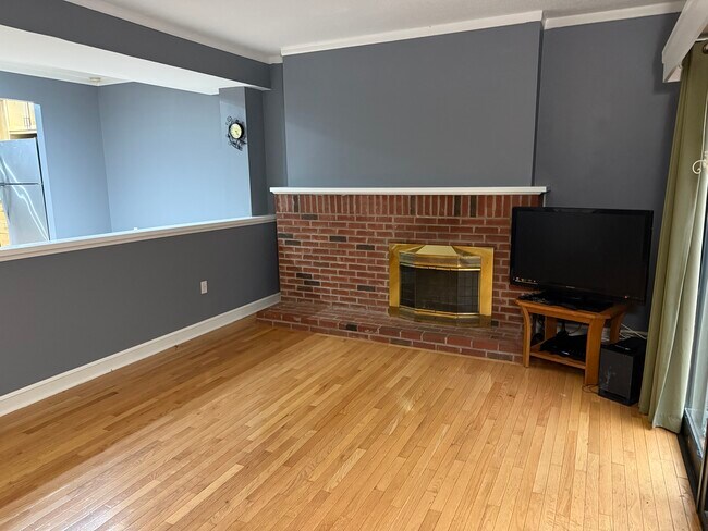 Building Photo - 129 Farmington Chase Crescent