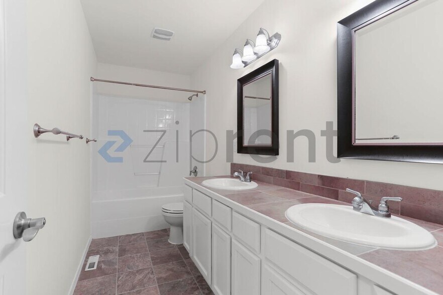 Building Photo - 18507 26th Ave SE