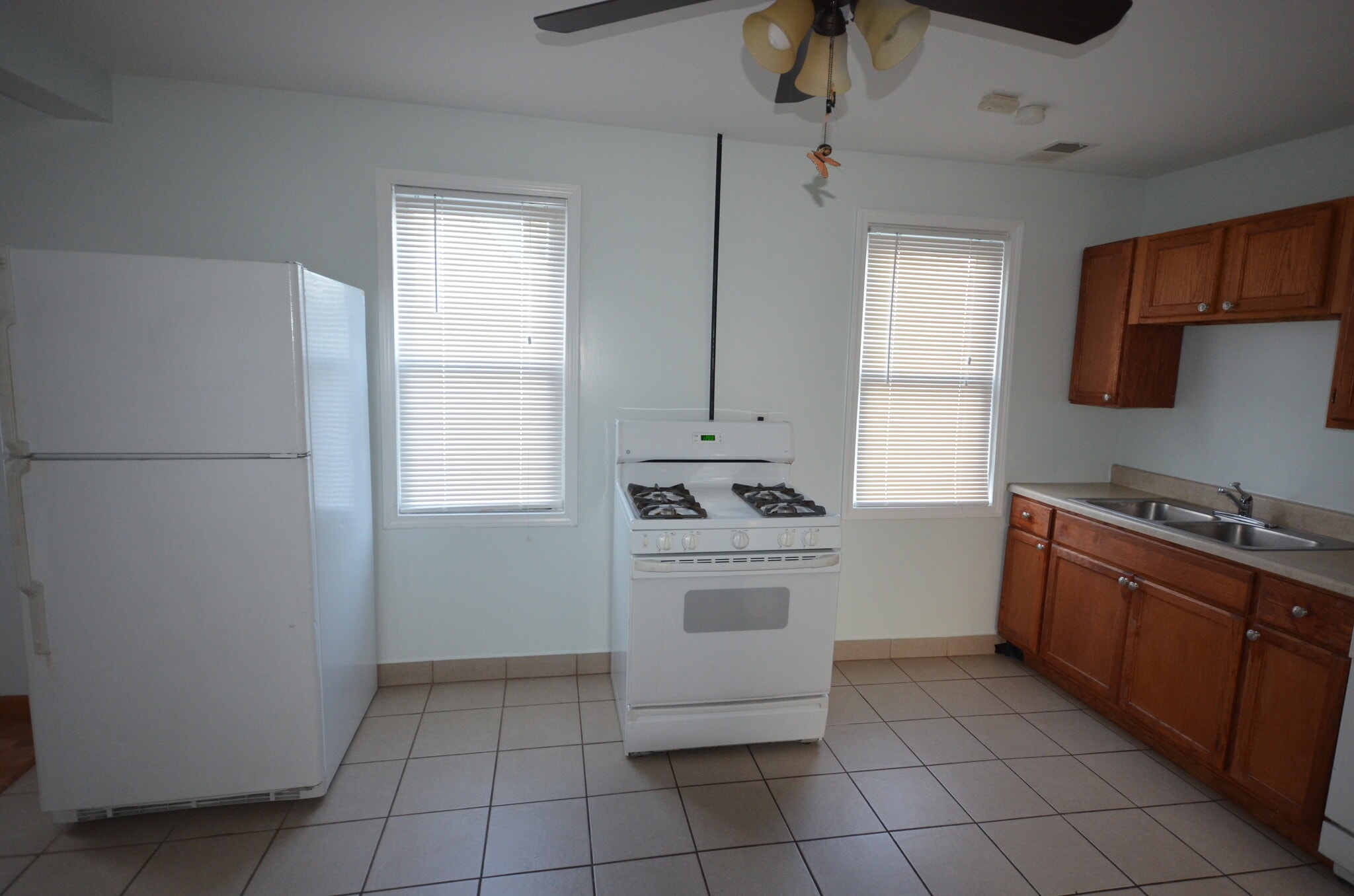 Building Photo - 2815 W 25th Pl