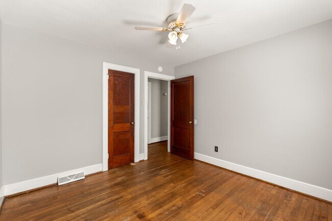 Building Photo - 1540 McCormick St