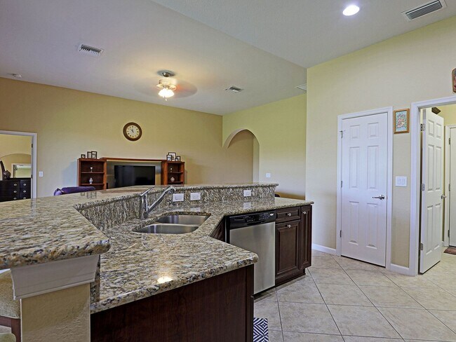 Building Photo - Emerson Square 5722