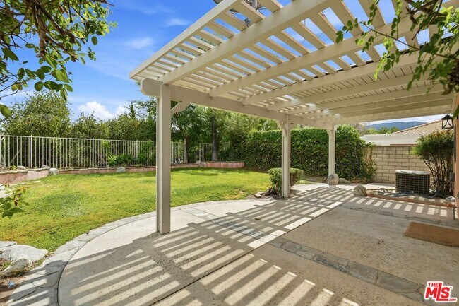 Building Photo - 25842 Browning Pl