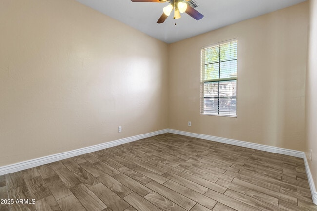 Building Photo - 2416 S 90th Glen