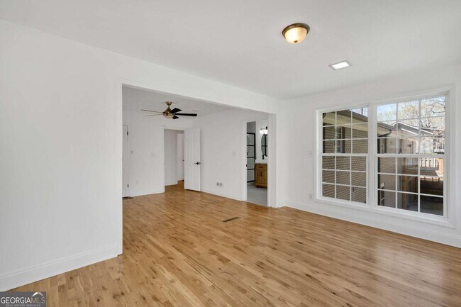 Building Photo - 3819 Dora Dr SE