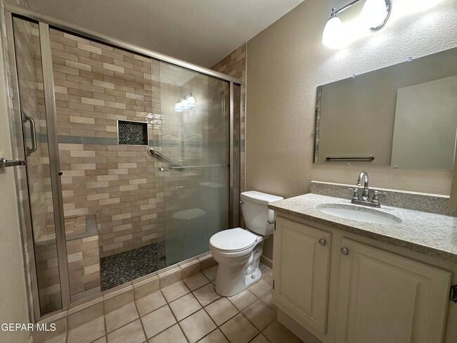 Building Photo - 724 Espada Dr