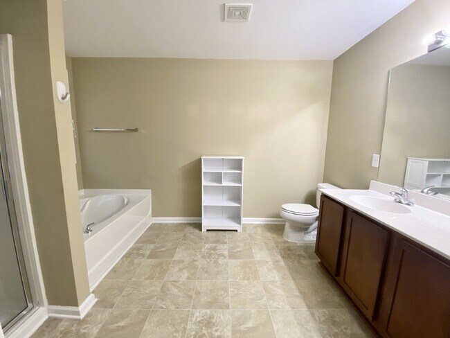Building Photo - Five Bedroom Single Family Home in Cypress Ridge!