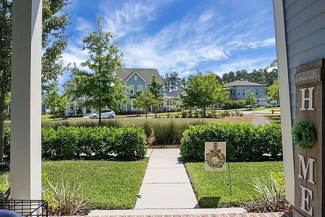 Building Photo - 337 Watergrass St