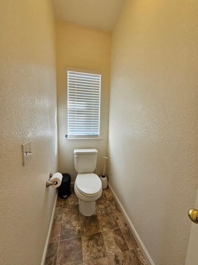 Building Photo - Cold Springs Beauty - Immaculate Newer Hom...