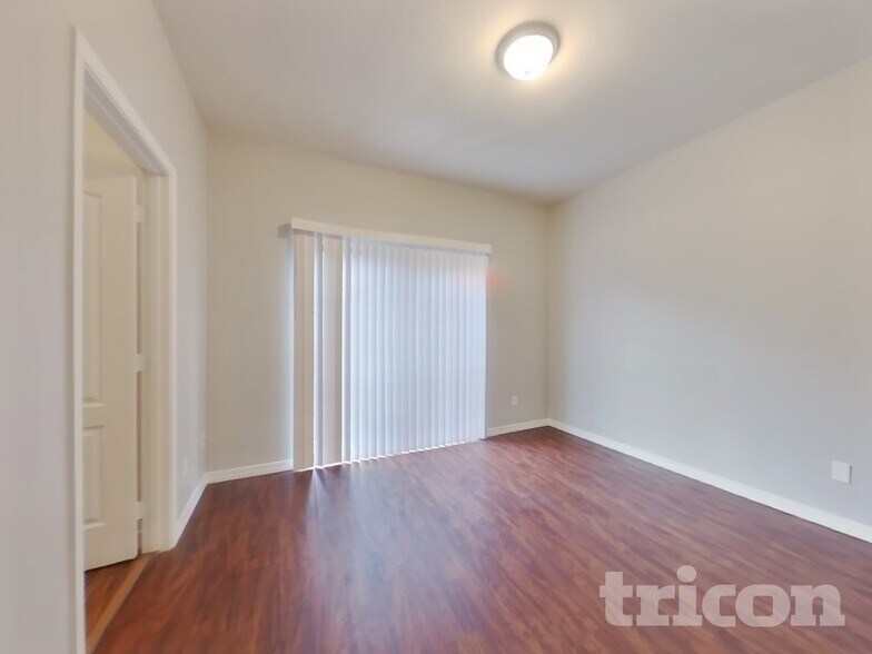 Building Photo - 3446 E Avalon Dr